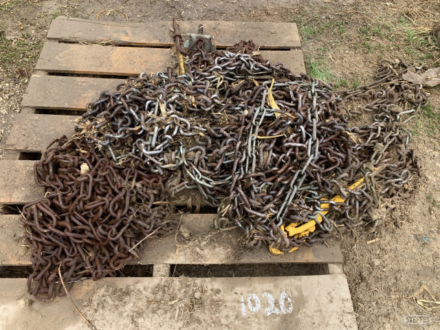 Pallet of tire chains